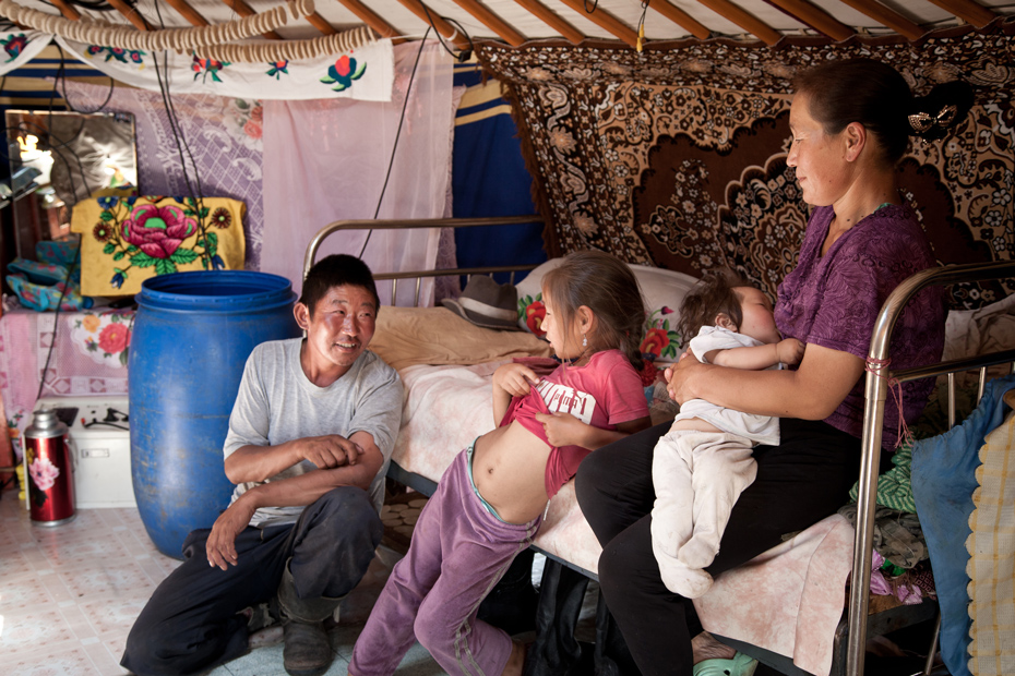 Mongol's family (Arkhangai, Mongolia)